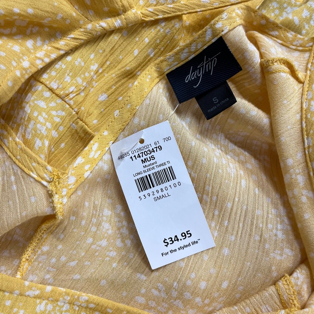 Daytrip blouse 20” p2p - Picture 5 of 8
